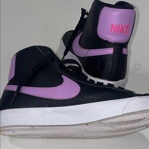 Nike Blazer Mid youth 7 Fuschia Glow Black and Purple High-Tops